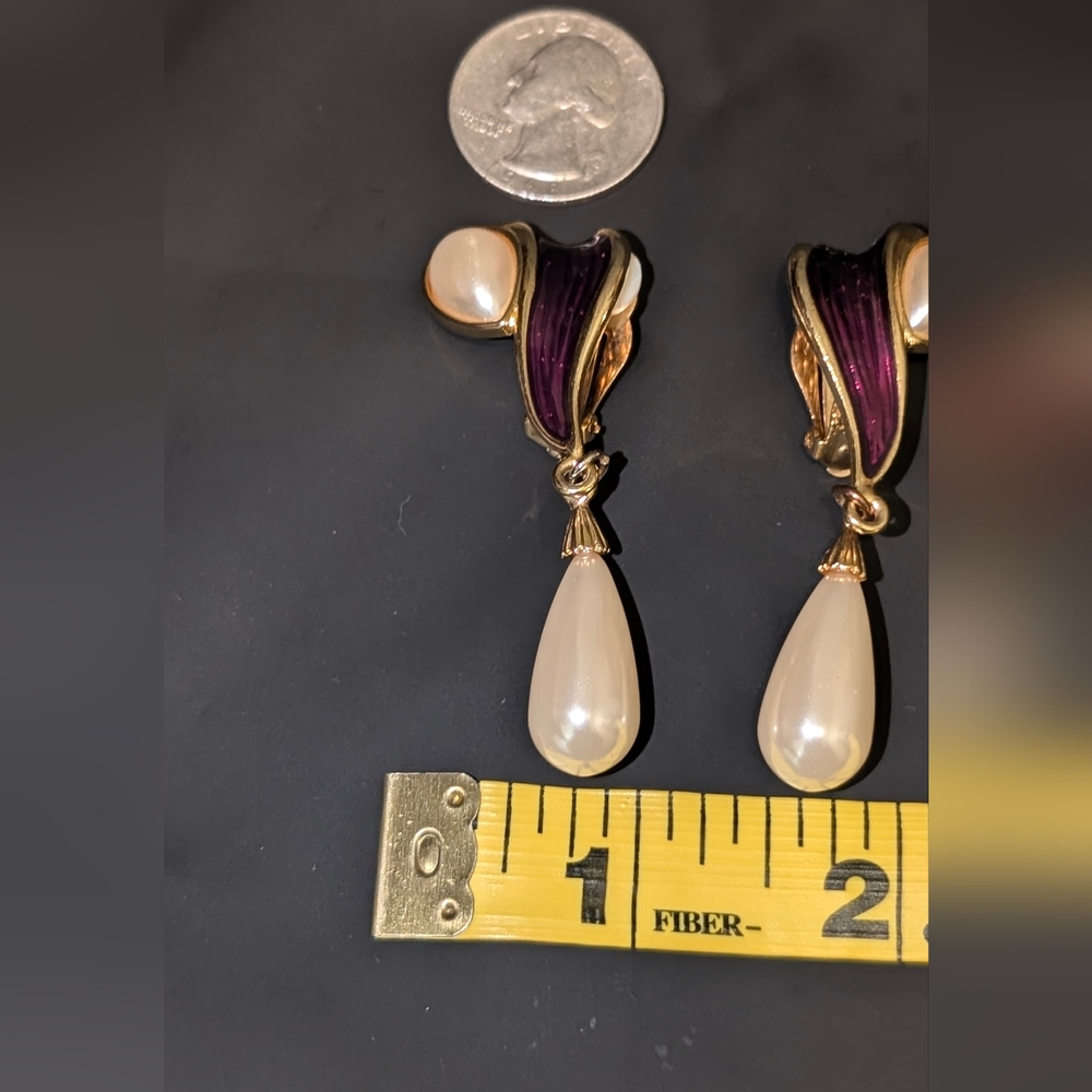 Vintage Faux Pearl Purple Gold Tone Dangle Clip Ons - Picture 4 of 8